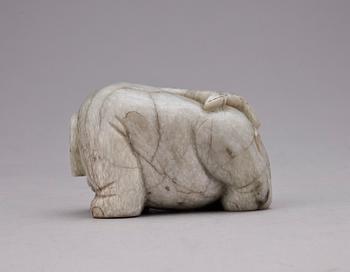 FIGURIN, jade, Kina, nutida tillverkning.