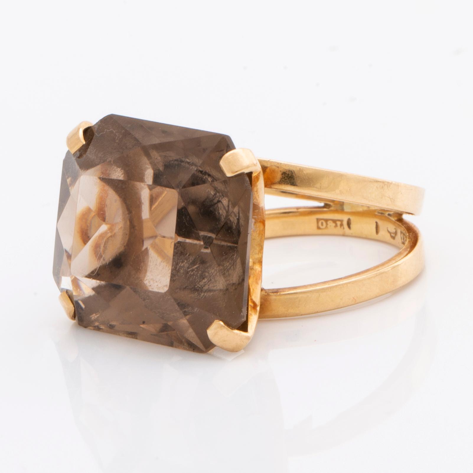 RING 18K gold smoky quartz approx 20 x 15 mm, size 55,5.