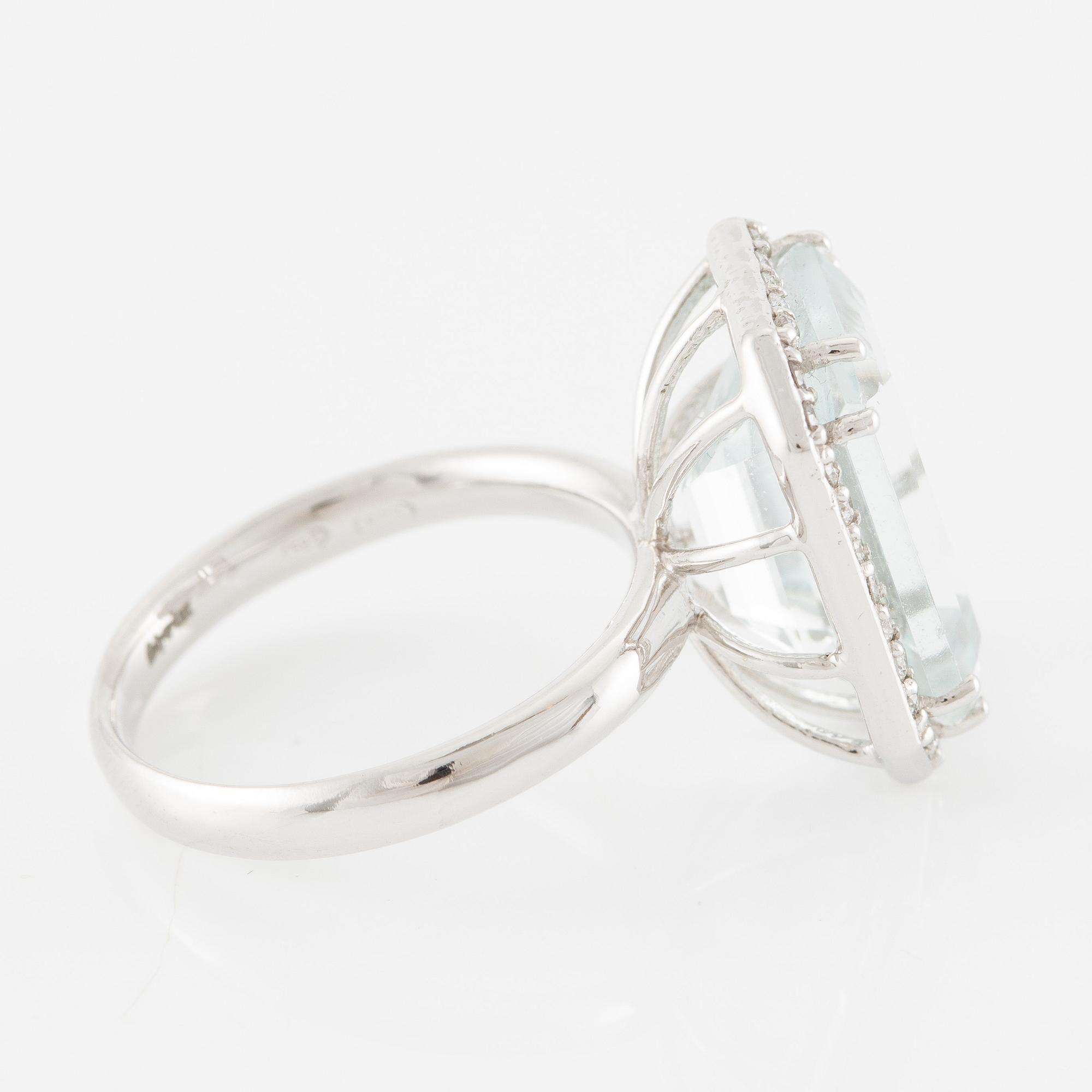 Ring, cocktail ring, 14K white gold with emerald-cut aquamarine and brilliant-cut diamonds.