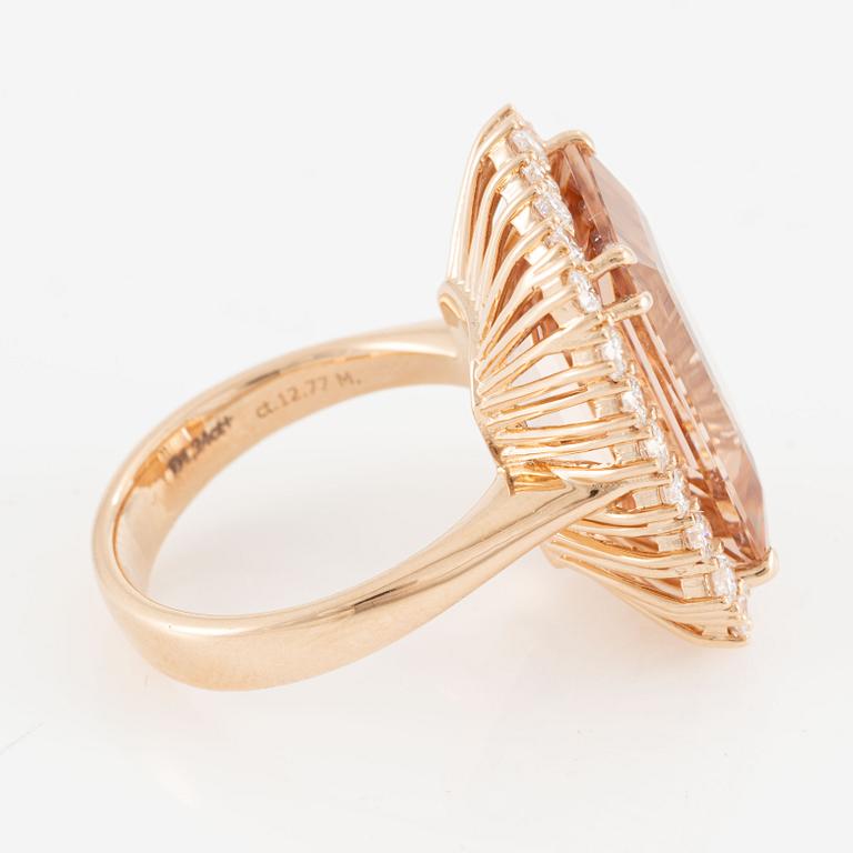 Ring, cocktail ring, 18K rose gold with a large morganite and brilliant-cut diamonds.