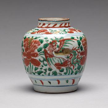 A Transitional wucai jar, 17th Century.