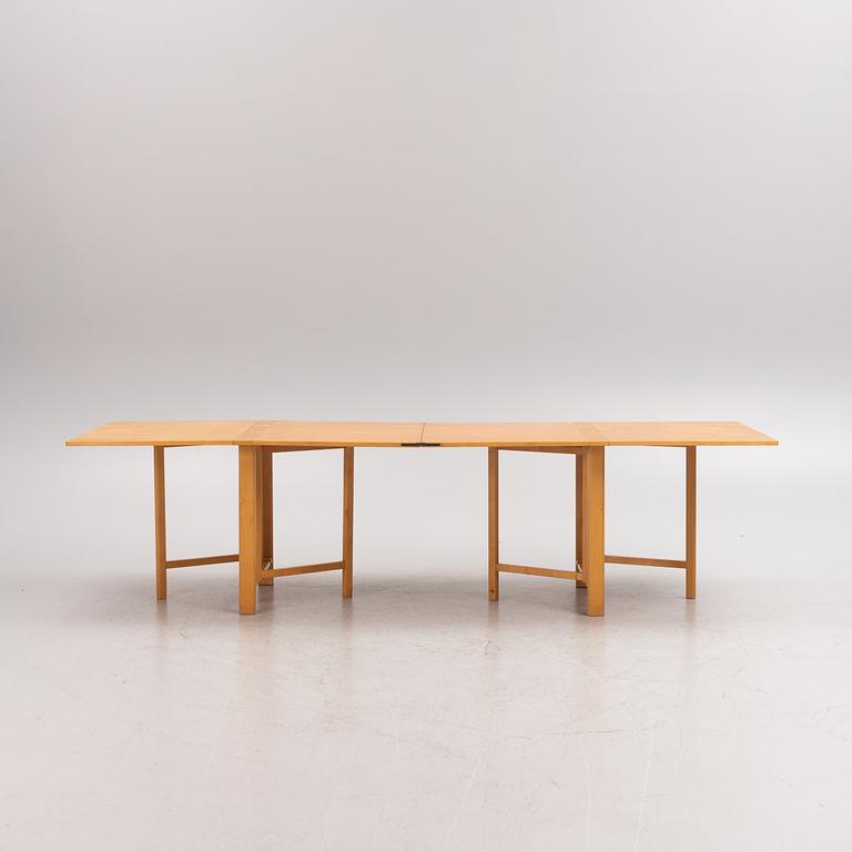 Bruno Mathsson, a 'Maria Flap' birch wood gateleg table Firma Bruno Mathsson 1960s/70s.