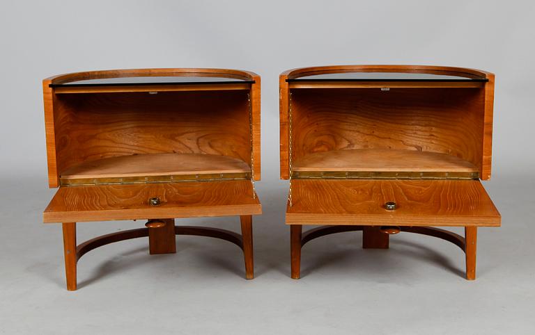 SÄNGBORD, 1 par, 1900-talets mitt.
