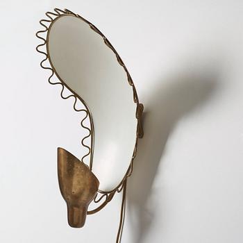 A brass wall light attributed to Ateljé Lyktan, Sweden 1940-50's.