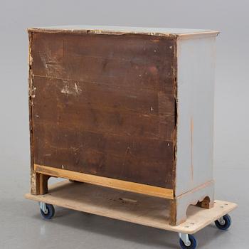 A early 1800s chest of drawers.