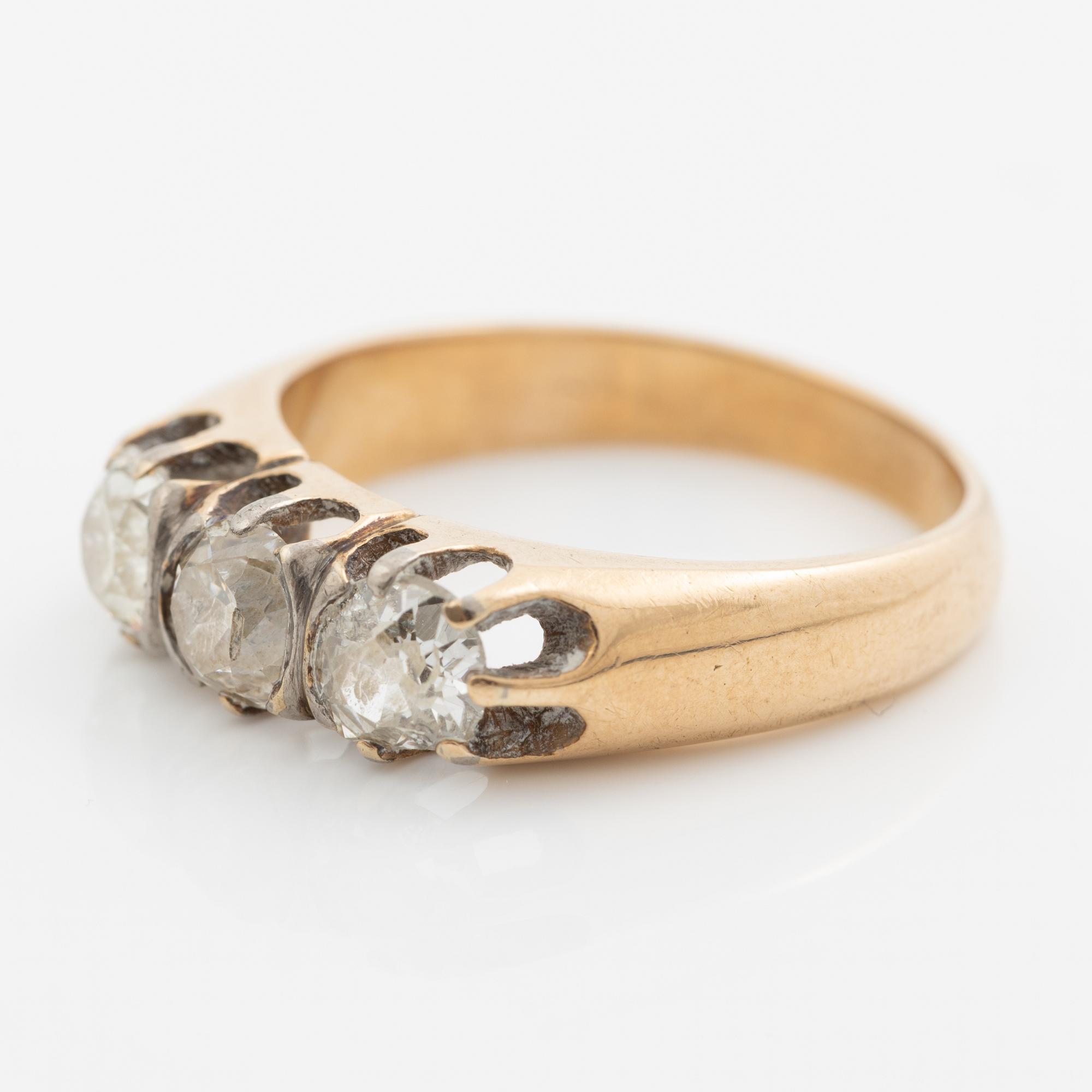 Ring, 14K gold with three old-cut diamonds.