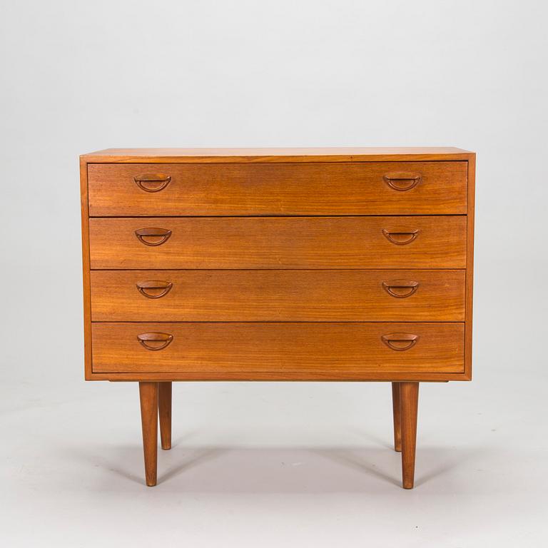 Kai Kristiansen, a teak veneered chest of drawers, FM mobler, Denmark, mid 20th century.