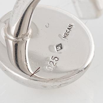 Louis Vuitton, a pair of cufflinks in a damier ebene case. - Bukowskis