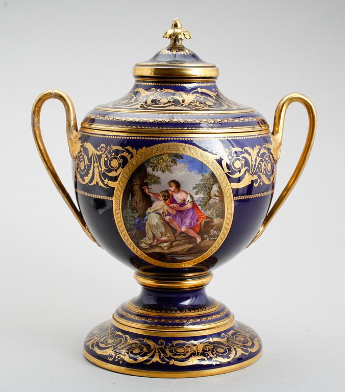 LOCKURNA, porslin, Wien, 1800-tal.