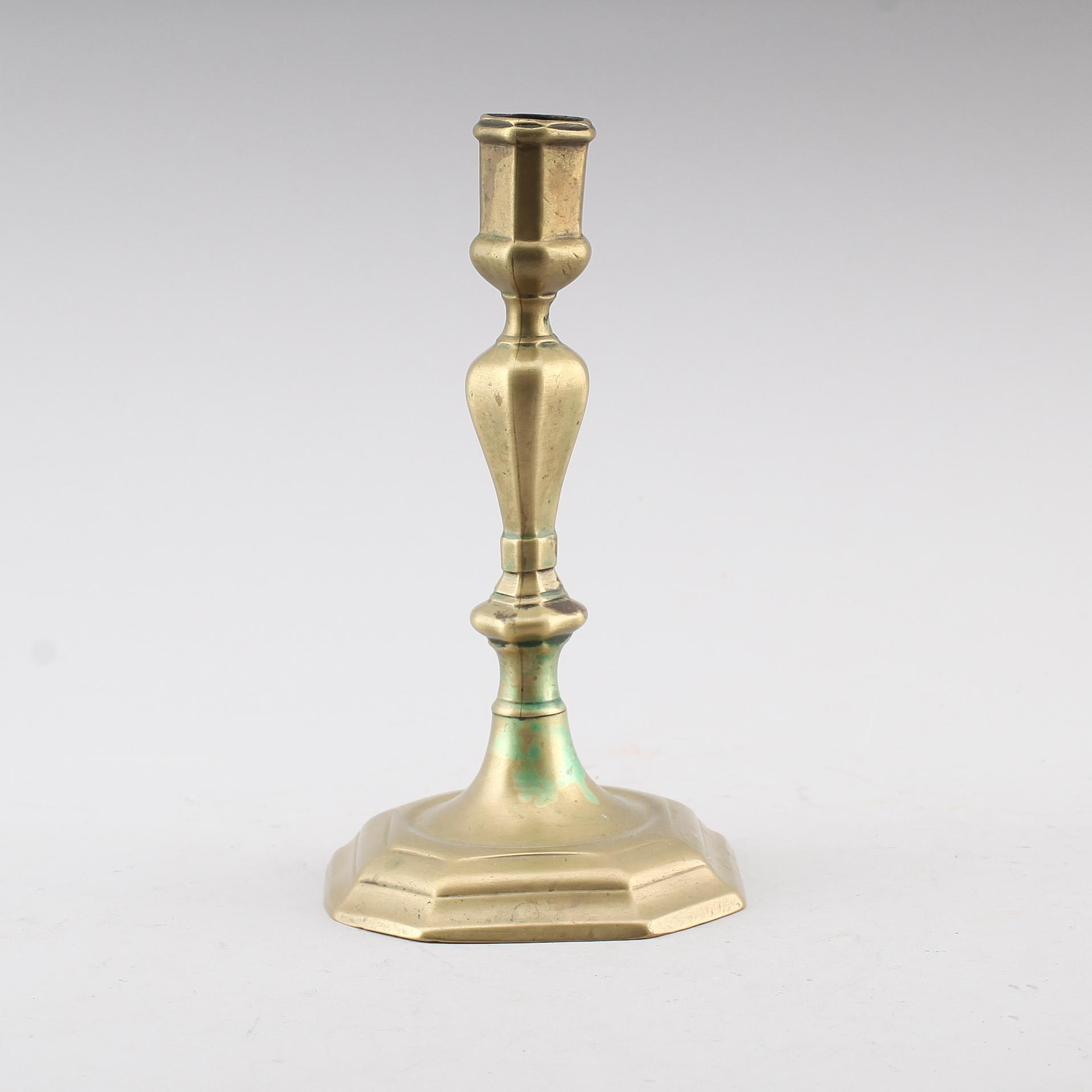 LJUSSTAKE, mässing, senbarock, 1700-tal.