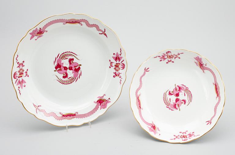 SKÅLFAT, 2 st, porslin, "Röda Draken", Meissen.