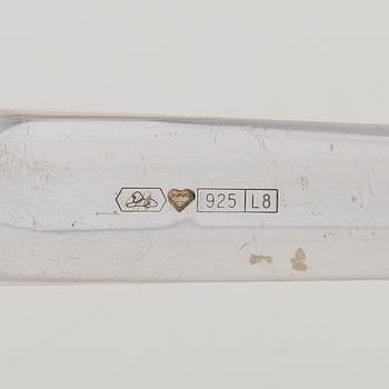 Tapio Wirkkala, Aterinsarja, "Marski", 98 osaa, sterlinghopeaa, Kultakeskus, Hämeenlinna 1988. Aterinlaatikossa.