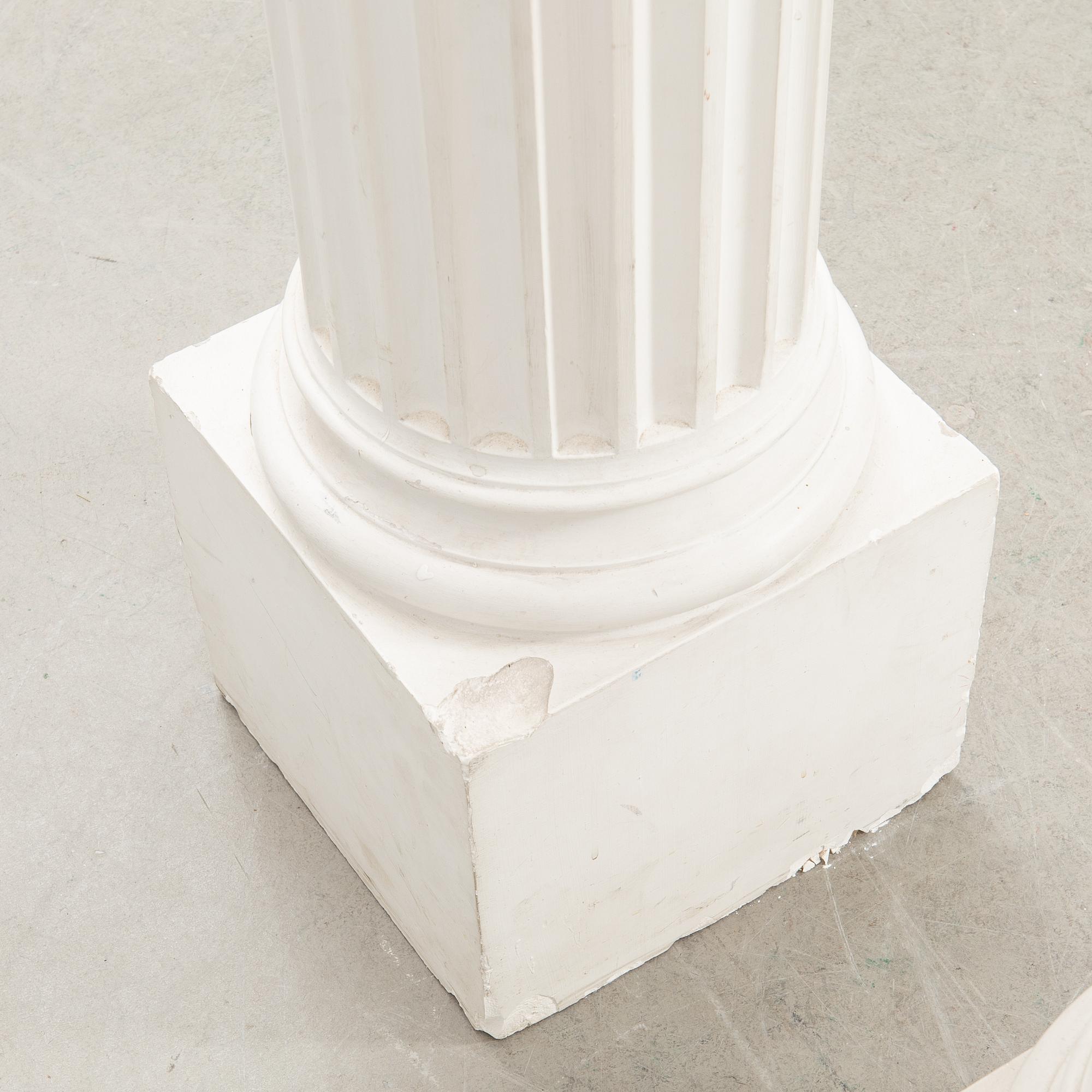 Columns a pair 20th century.