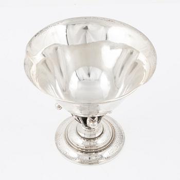 Johan Rohde, skål, sterling silver, modell 17B, Firma Georg Jensen, Köpenhamn 1925-32.