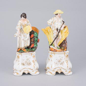 VASER, ett par, porslin, möjligen Ryssland 1800-talets mitt.