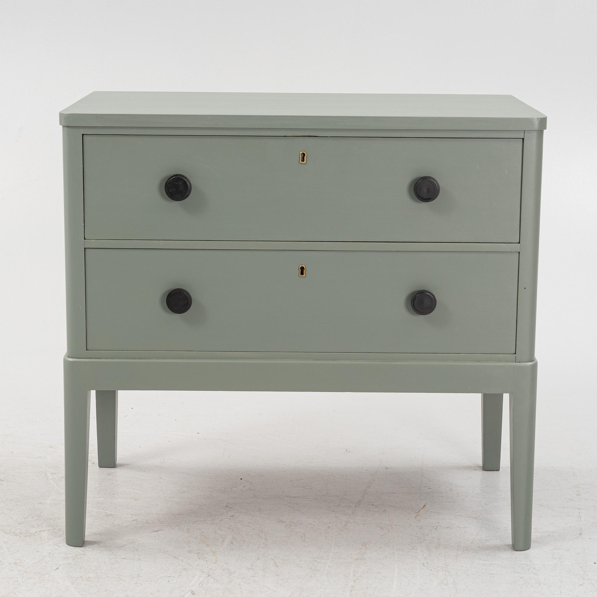 A painted chest of drawers, Jakobssons, Säffle,  first half of the 20th Century.