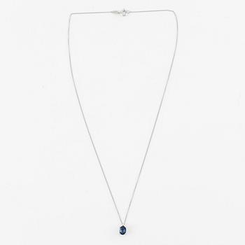 Necklace 14K white gold with oval-cut sapphire.