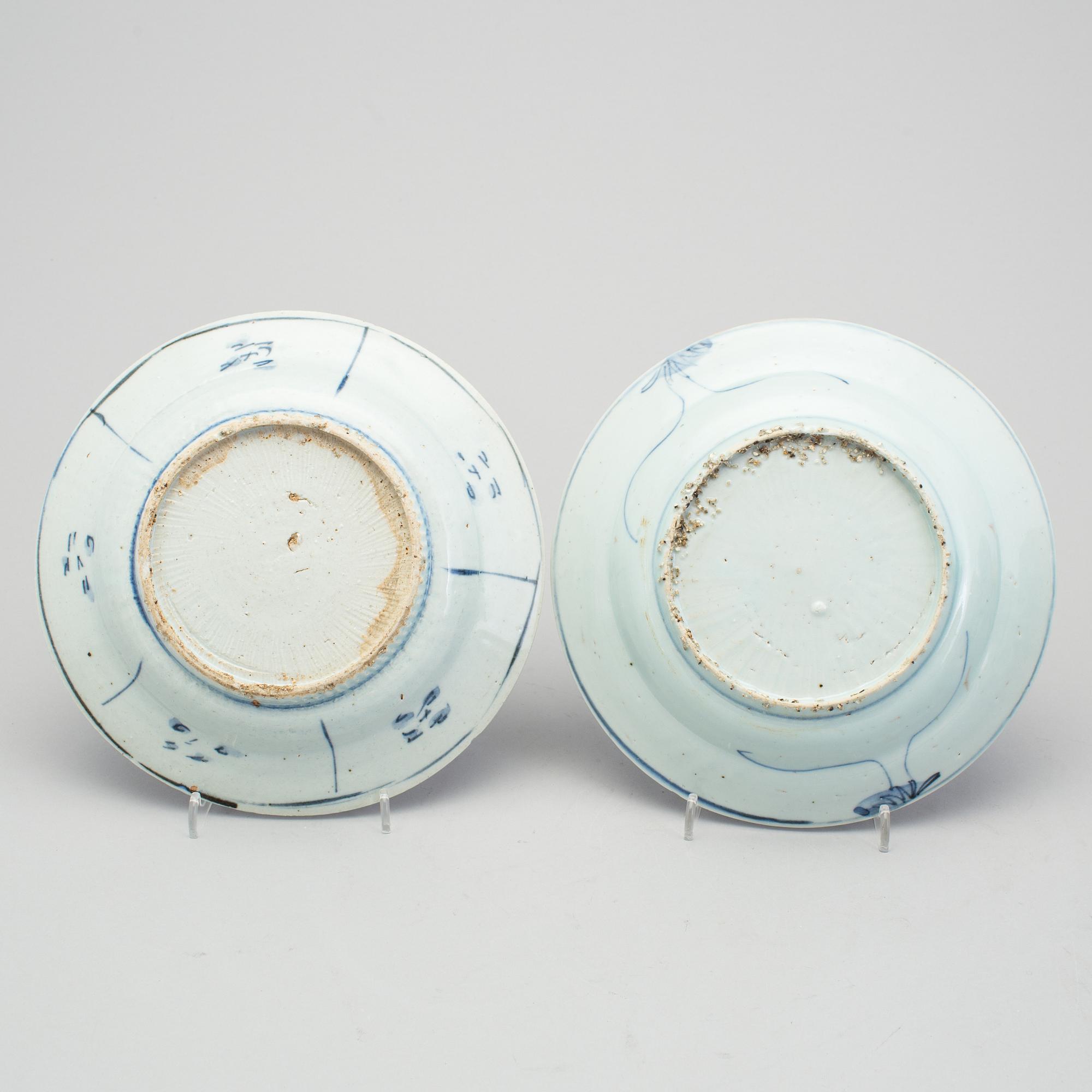 A group of four Chinese kraak porcelain plates, possibly Ming (1368-1644).