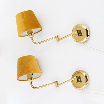 A pair of brass wall lamps, second half of the 20th century.