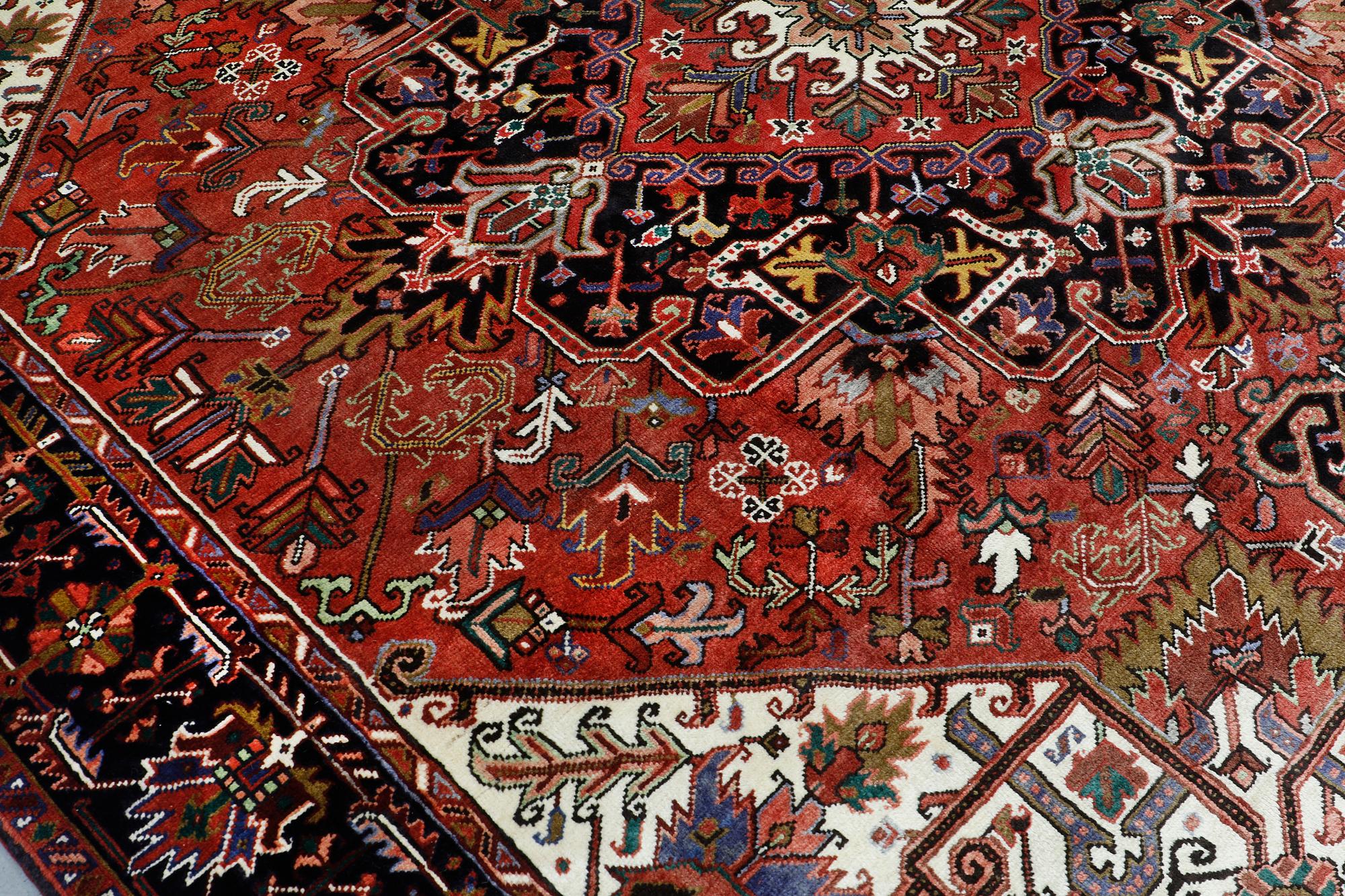 Matta, Heris, ca 338 x 273.