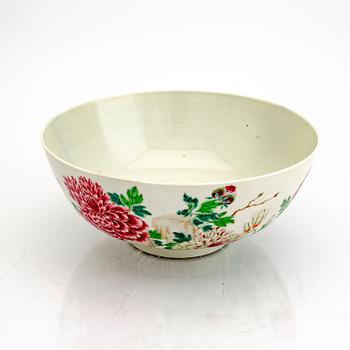 A bowl, company porcelain. Qing Dynasty, Qianlong (1736-95).