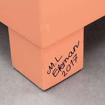 Marie-Louise Ekman, bänk/soffa, utförd till Marie-Louise Ekmans utställning på Moderna Museet, Stockholm 2017.