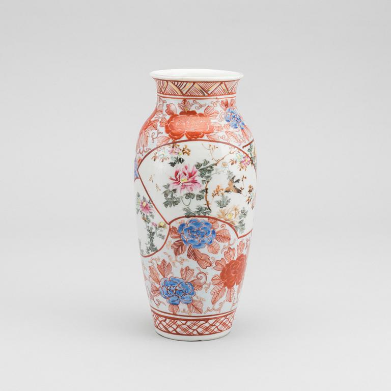 A Japanese Imari porcelain vase, 19th century.