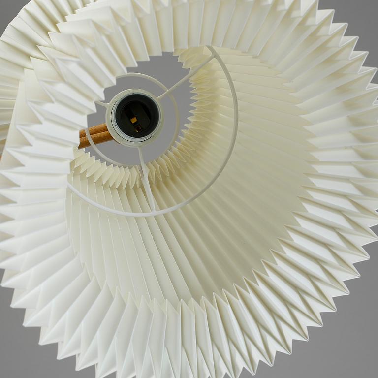 VÄGGLAMPA, Erik Hansen för Le Klint, modell 324/35. Formgiven 1952.