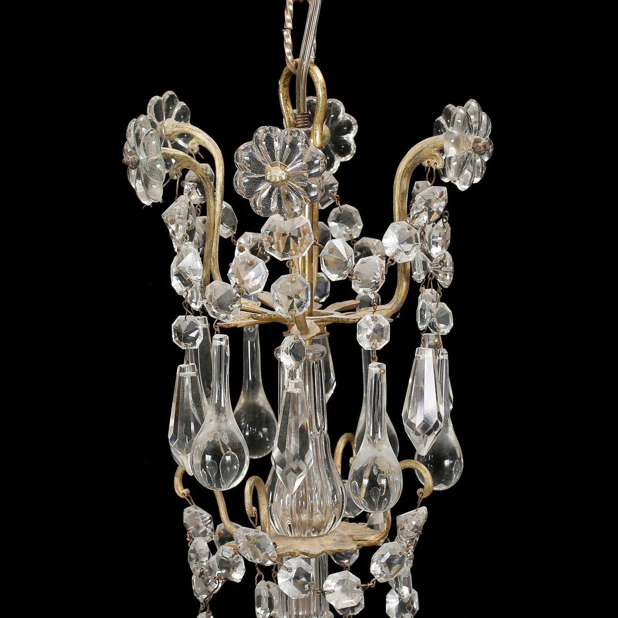 LJUSKRONA, Oscariansk, 1800-talets slut. Höjd 92 cm.