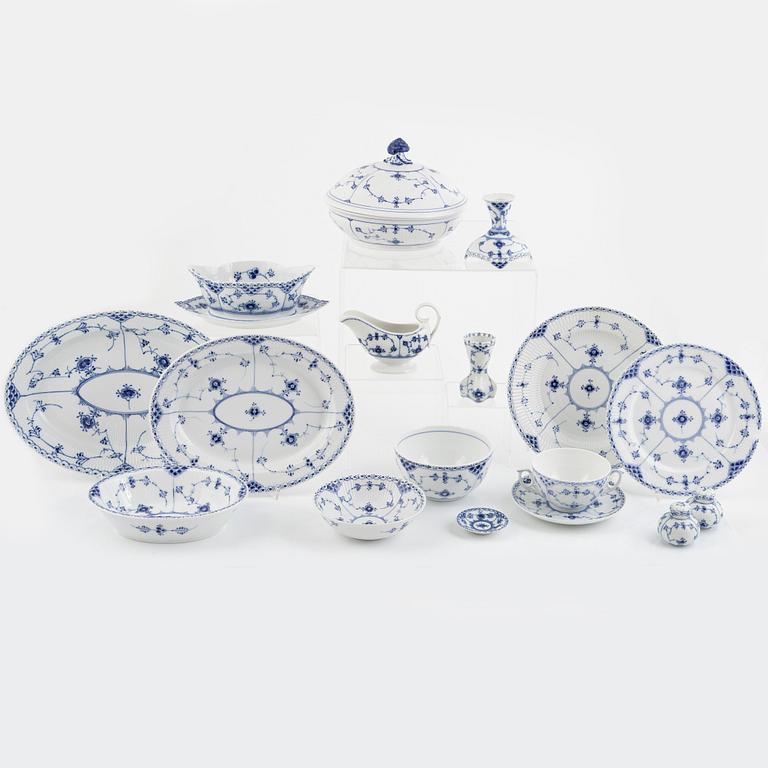 A 63-piece porscelain "Musselmalet" dinner service, Royal Copenhagen, Denmark + six napkins.