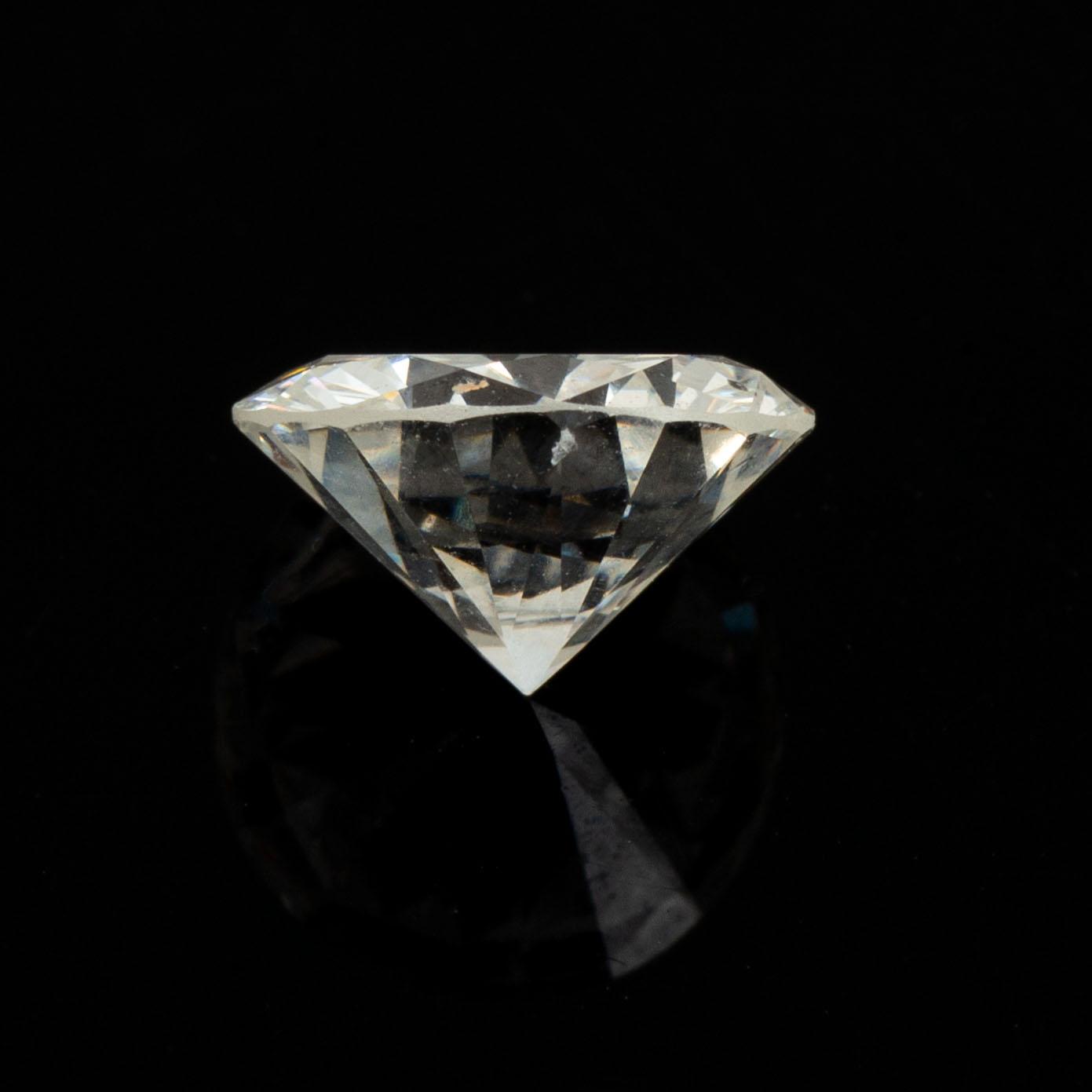 A round brilliant-cut diamond 1.65 ct.
