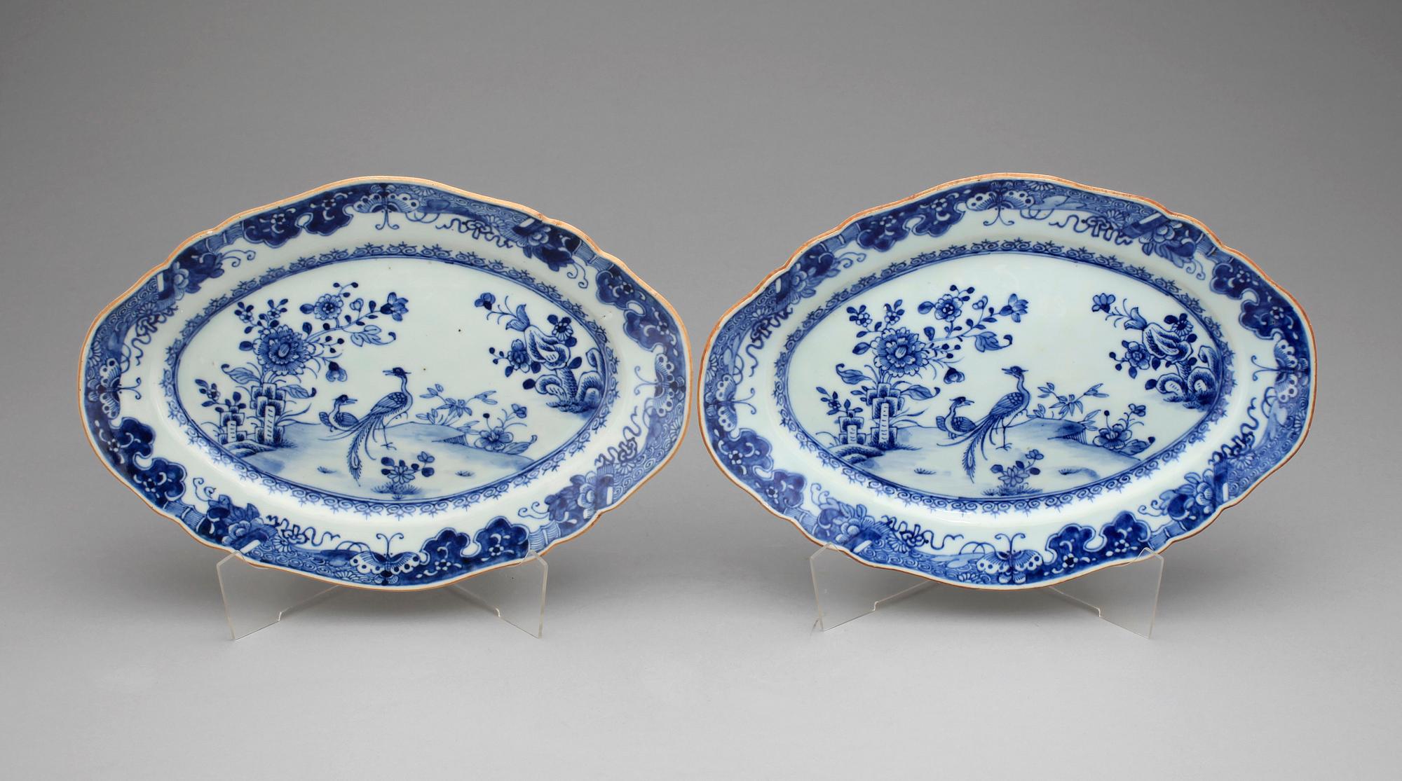 STEKFAT, ett par, porslin, Qianlong, Kina 1700-tal.