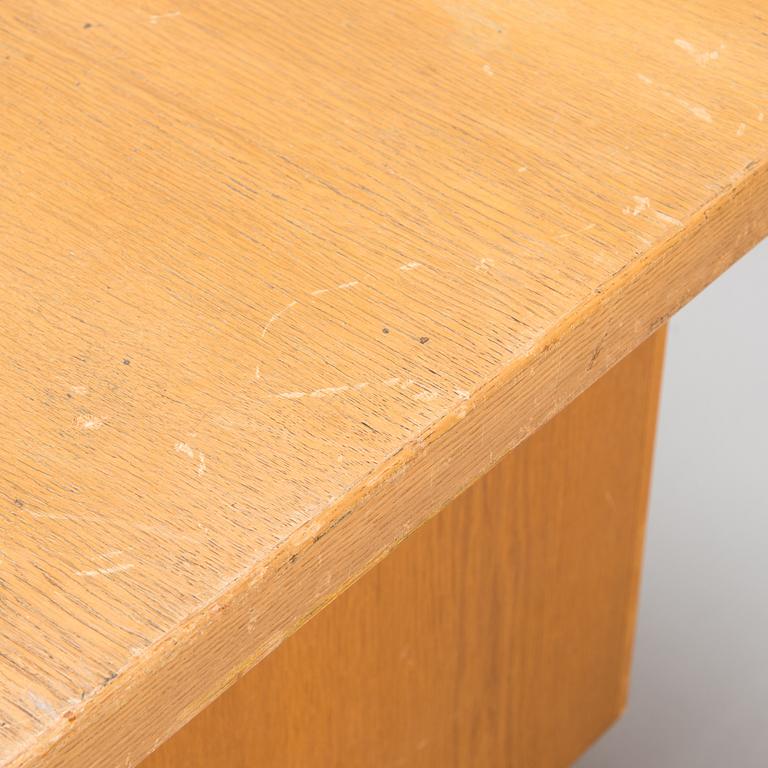 Alvar Aalto, a 1962 writing desk made to order O.Y. Huonekalu- ja Rakennustyötehdas A.B.