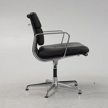 Charles & Ray Eames, a swivel 'Soft Pad Chair EA217', ICF, Italy.
