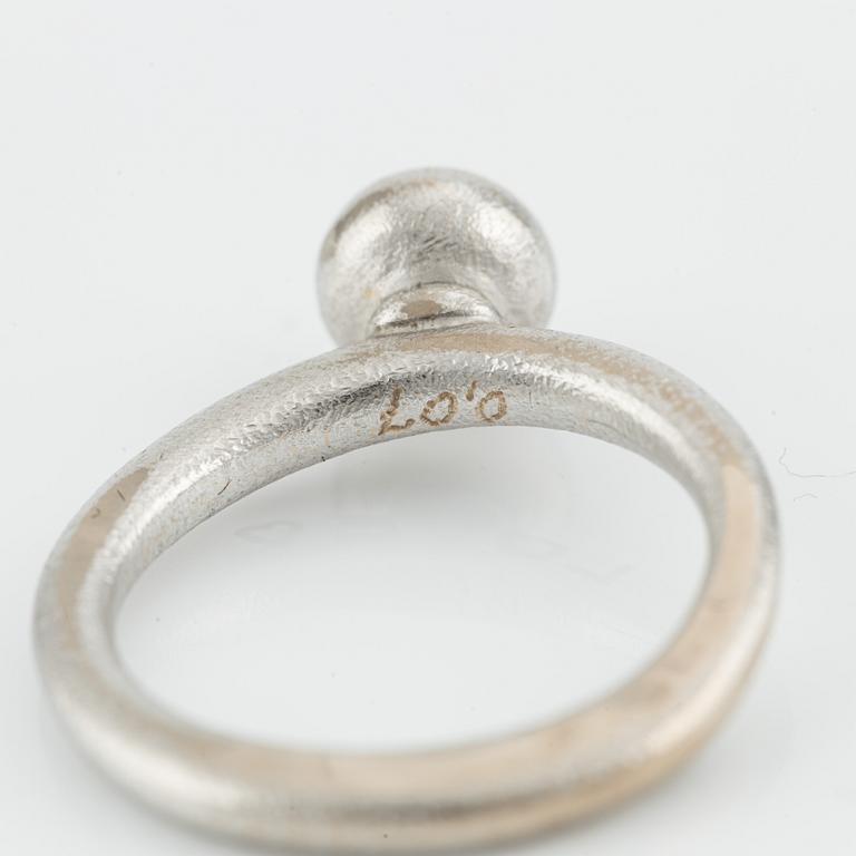 Ole Lynggaard, Charlotte Lynggaard, ring, "Love", 18K white gold with brilliant-cut diamond.