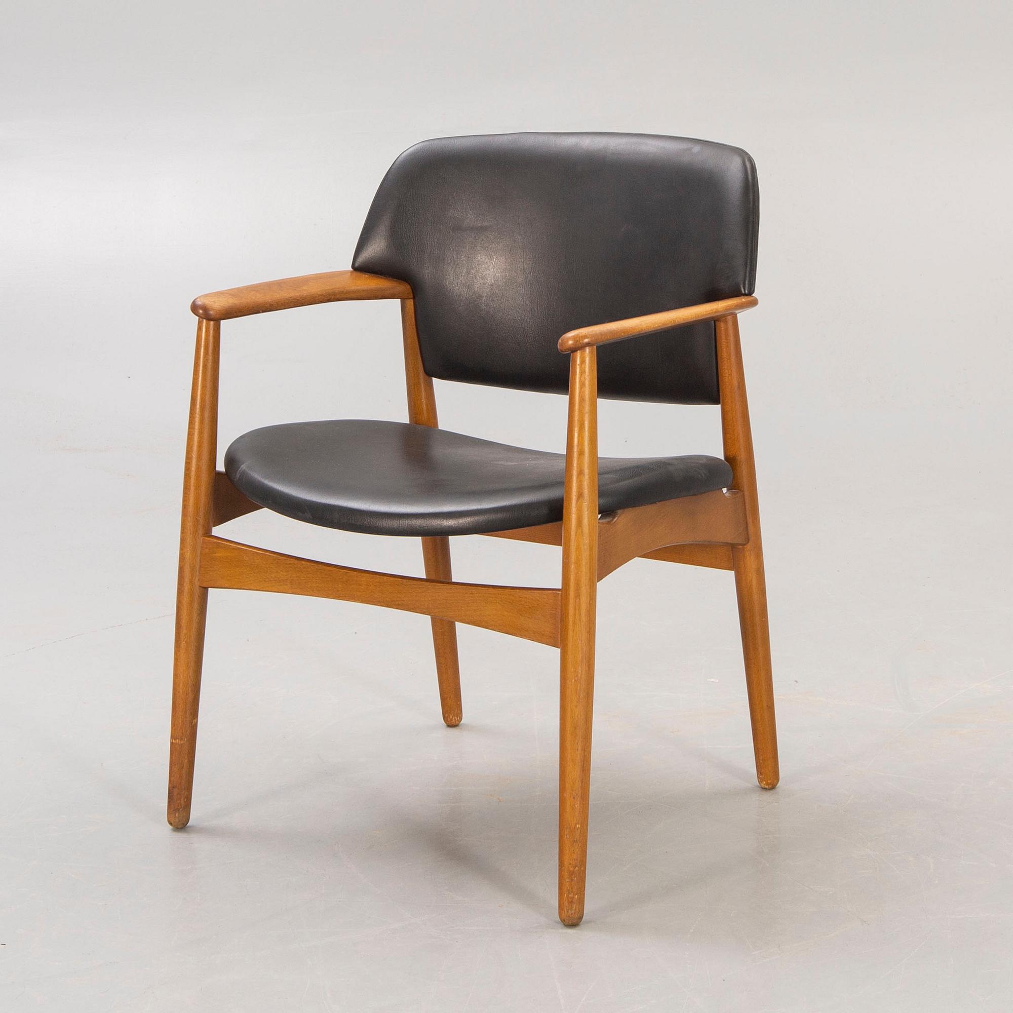 Aksel Bender Madsen & Ejnar Larsen karmstol modell 4205 för Fritz Hansen Danmark 1950-tal.