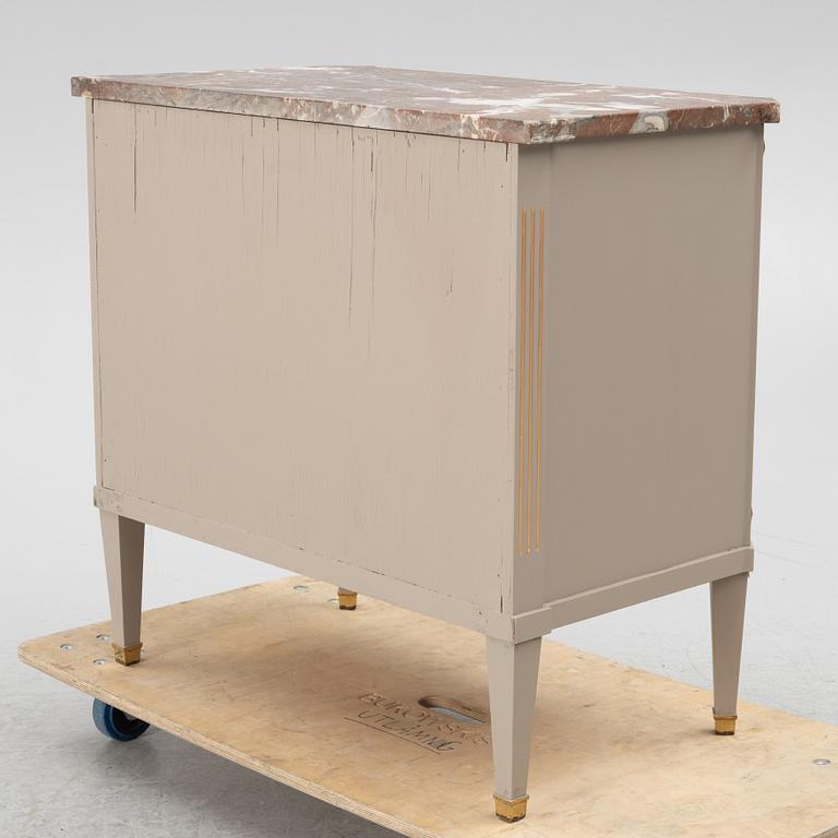 Chest of drawers, Gustavian style, 20th century.