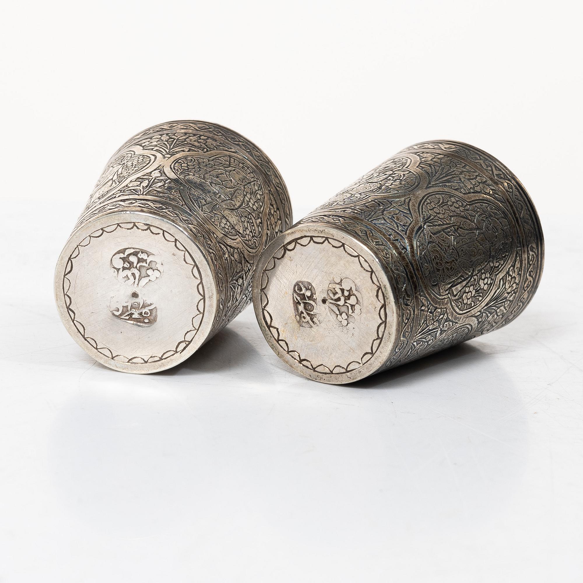 Koppar, ett par, silver, Persien, 1900-talets första hälft.