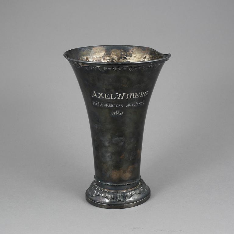 BÄGARE, silver, GAB, Stockholm, 1924. Vikt ca 587 gram.