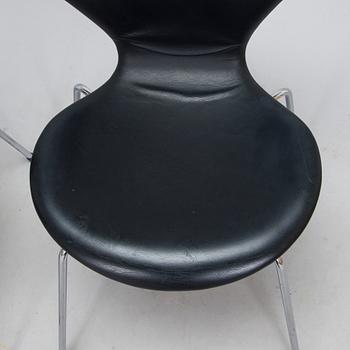 Arne Jacobsen, stolar, 5 st, "Sjuan" Fritz Hansen, Danmark 1900-talets slut.