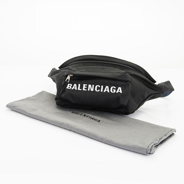 Balenciaga, midjeväska, "Wheel Belt Bag".