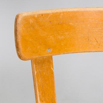 Alvar Aalto, stolar, ett par, modell 69, O.Y. Huonekalu- ja Rakennustyötehdas A.B. 1900-talets mitt.