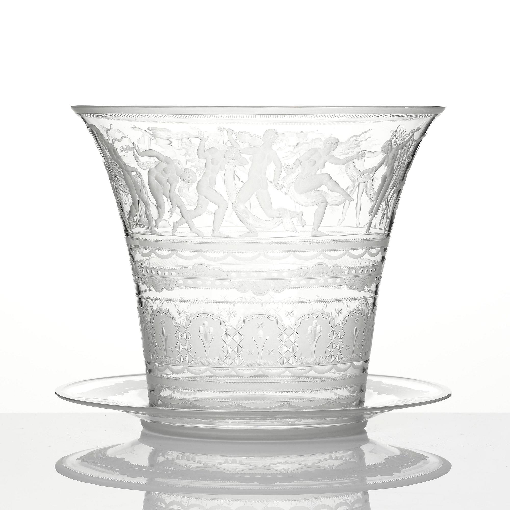Simon Gate, an engraved glass bowl with plate, Orrefors 1930, model 122.