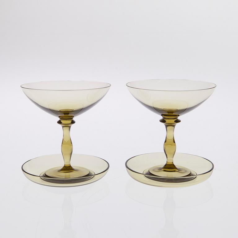 LASISTO, 19 osaa, Tyra Lundgren, Riihimäen Lasi, 1900-luvun alkupuoli.