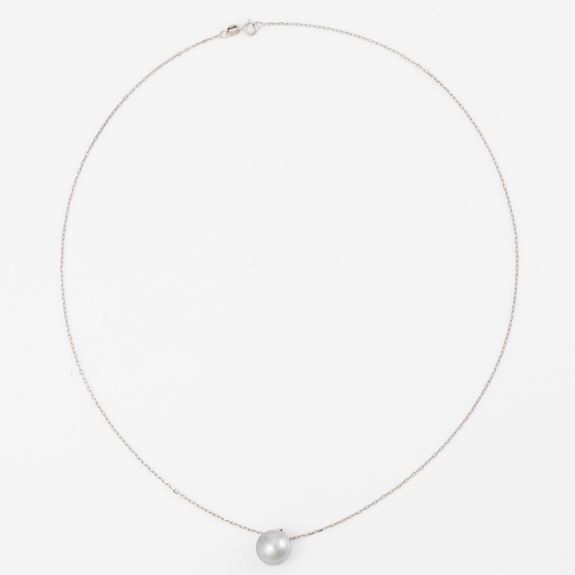 Collier 18K vitguld med odlad Tahitipärla.