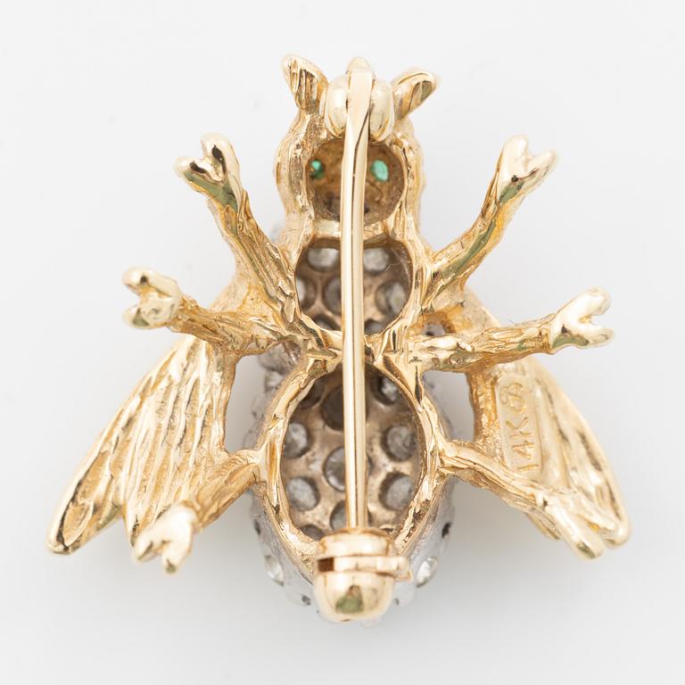 Brooch in the form of a bee, 14K gold with brilliant-cut diamonds.