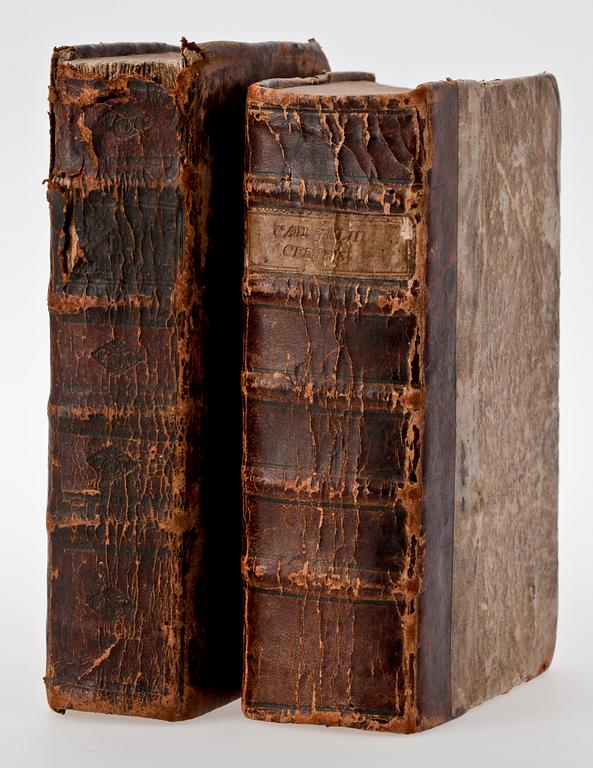 BÖCKER, 2 st, bla "Commentarii de Bello Gallico et Civili" av C. Julius Caesar, Leipzig 1767.