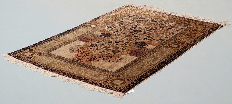 SEMI-ANTIQUE SILK KAYSERI PROBABLY. 171 x 128,5 as well as 1,5 cm flat weave on each end.