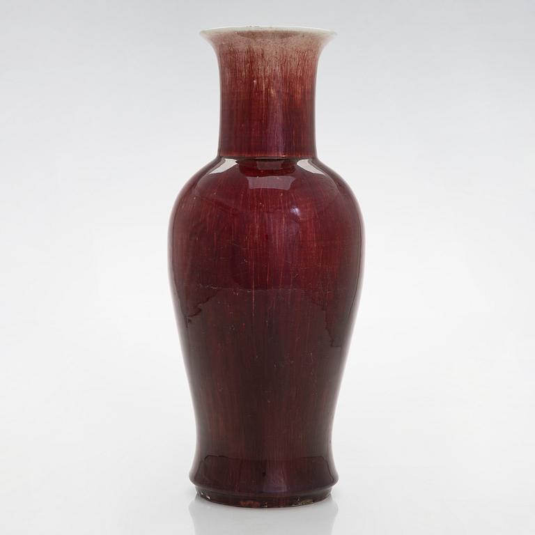 Vas, keramik. Kina, 1900-tal.