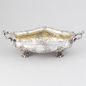 A German rococo-style parcel-gilt silver jardiniere. Late 19th / early 20th century.